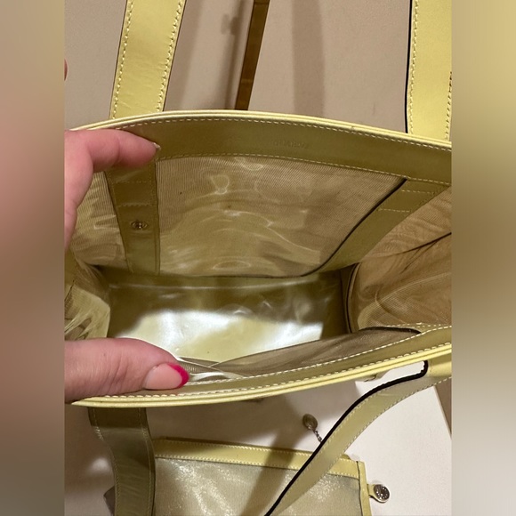 Gucci by Tom Ford Yellow Mesh Tote with Pouch - Picture 9 of 14